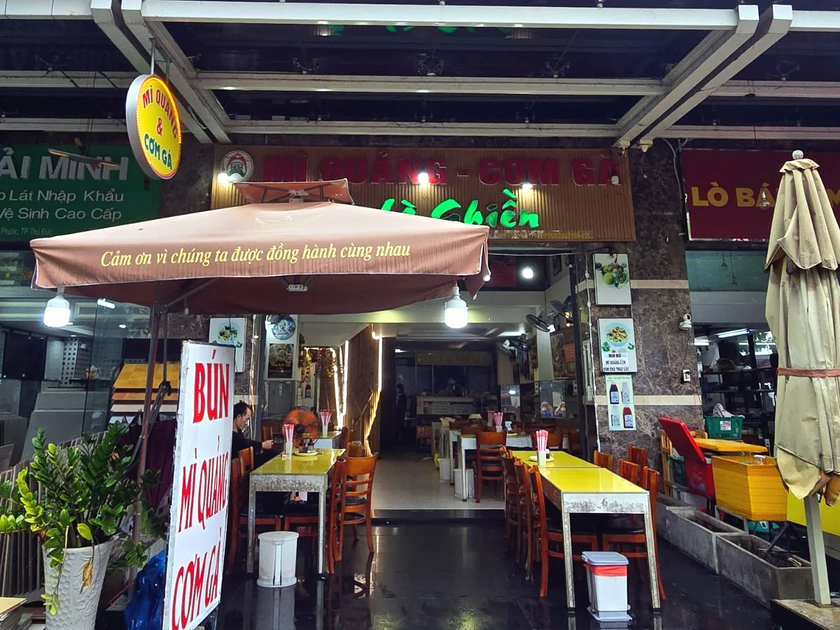 Mặt tiền quán Mì Quảng Cơm Gà Ăn Là Ghiền, điểm bán KIHO tại Thủ Đức